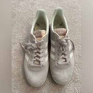 Adidas - Gazelle Shoes - Beige Cream Off White; Size Men’s 8 and Women’s 9